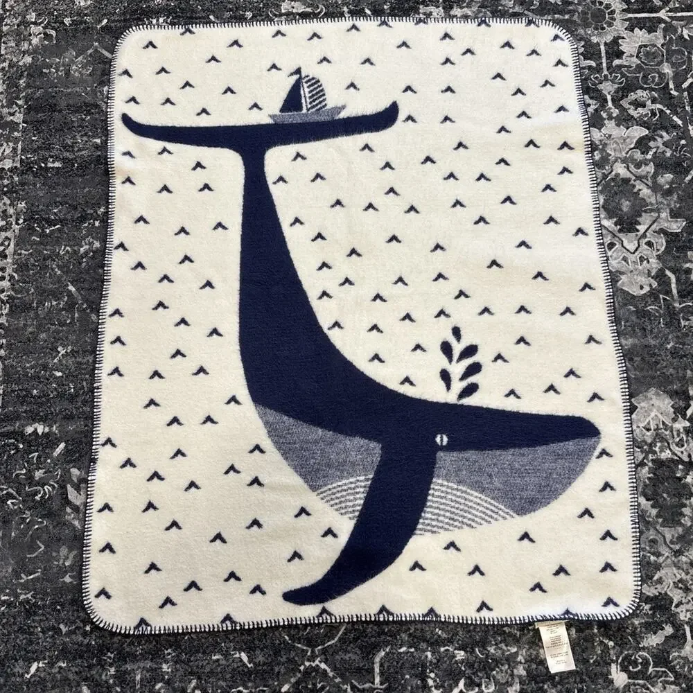POTTERY BARN KIDS BABY BLANKET CRIB FUZZY BLUE NAUTICAL WHALE SAILBOAT NAVY RARE